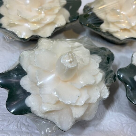 VTG 4 White Magnolia Floating Floral Candles Michael Coffindaffer 5.5"x4" - Picture 3 of 11